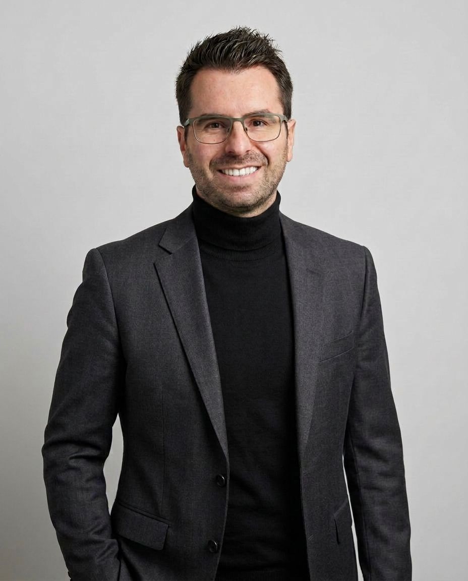 Portret van Stellios Saridakis, CFO van Sales Wing
