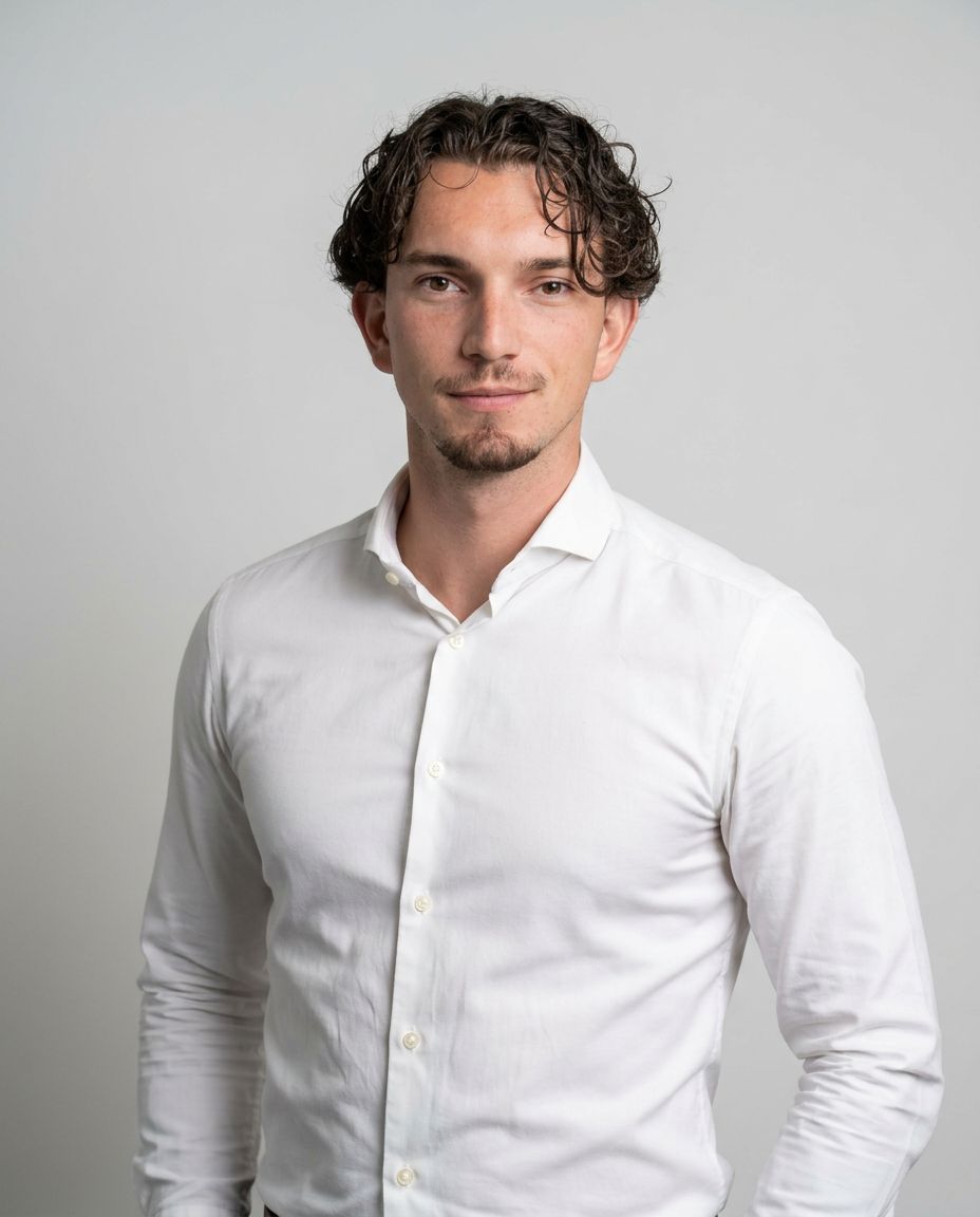 Portret van Jan Tauber, sales development representative van Sales Wing